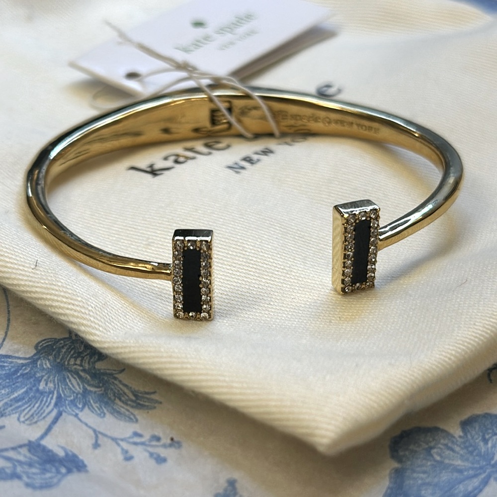 NWT | KATE SPADE New York ´Raising The Bar’ Cuff Bracelet.